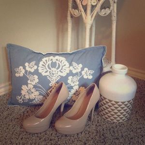 Lauren Conrad Pumps